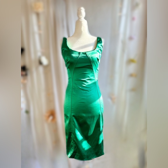 SOLD OUT: 🍦SUNDAE SPRING SALE🍦 Dolce & Gabbana Ivy Silk Midi Dress, size M - Picture 10 of 16